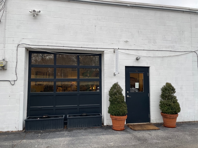 Primary Photo Of 700-706 Hanley Industrial Ct, Brentwood Warehouse For Lease