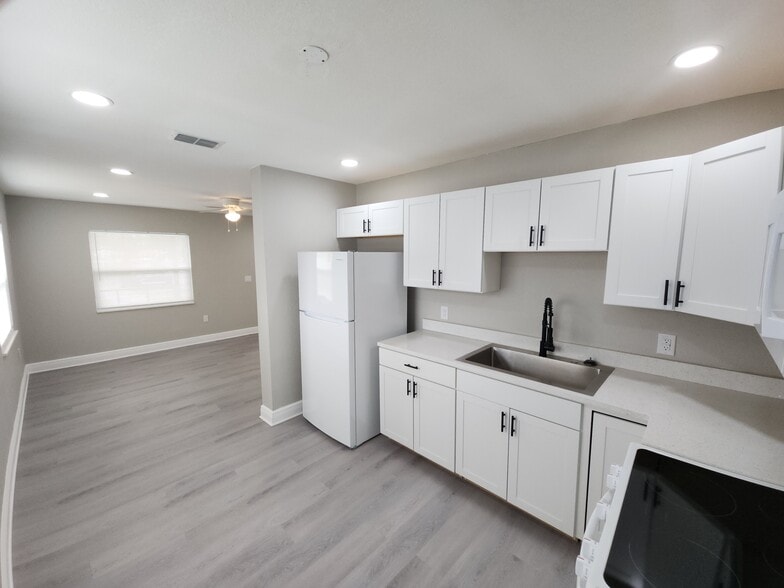 More Photos Of , Bradenton Multifamily For Sale