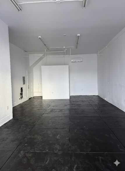 More Photos Of 3500 S Western Ave, Los Angeles Storefront Retail Residential For Lease