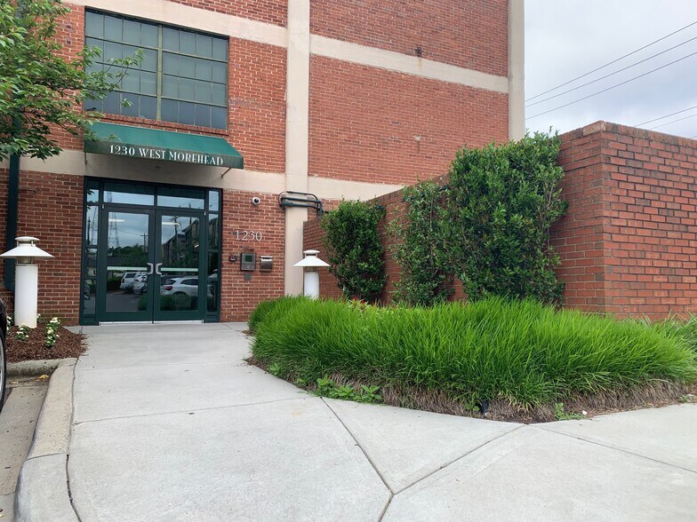 More Photos Of 1230 W Morehead St, Charlotte Loft Creative Space For Lease
