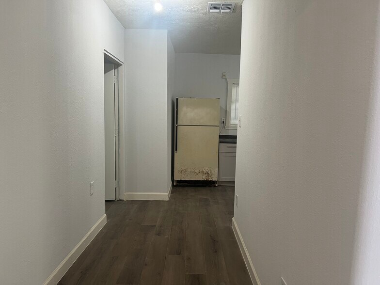 More Photos Of 7328 Bauman Rd, Houston Flex For Lease