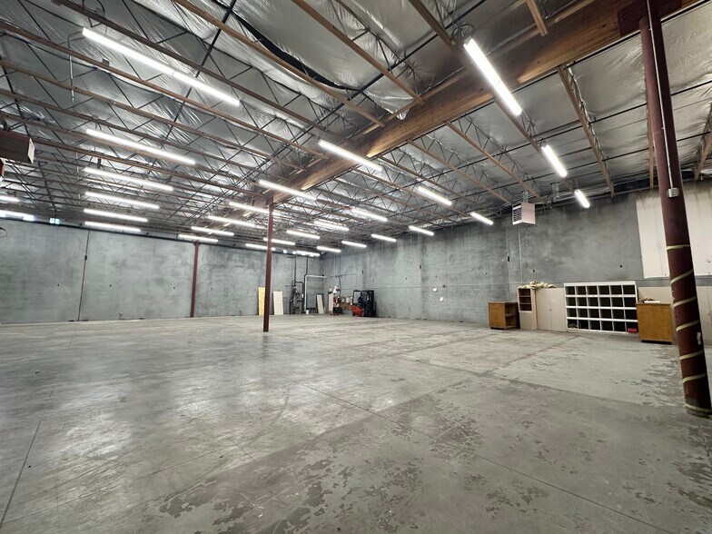 More Photos Of 6919 24th St W, Tacoma Warehouse For Lease