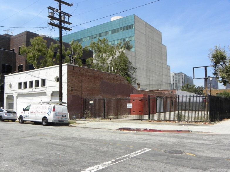 More Photos Of 239-241 W 15th St, Los Angeles Manufacturing For Lease