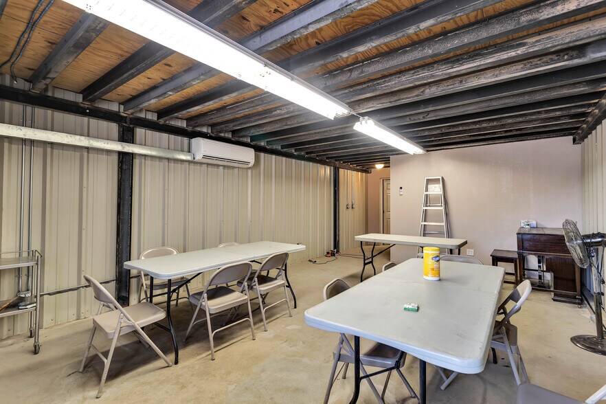 More Photos Of 75851 Baseline Rd, Twentynine Palms Warehouse For Sale