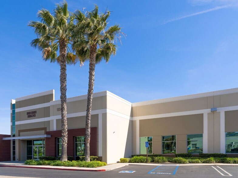 More Photos Of 1350-1358 S Ritchey St, Santa Ana Warehouse For Lease