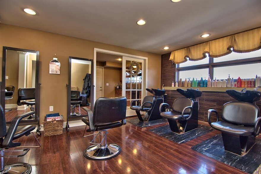 More Photos Of 924 S Main Ave, Scranton General Retail For Sale