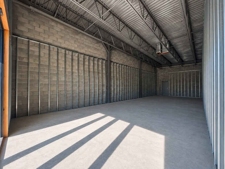 More Photos Of 5688 Raymond Stotzer Pkwy, College Station Freestanding For Lease