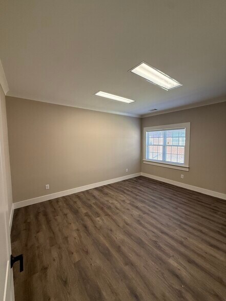 More Photos Of 2230 Towne Lake Pky, Woodstock Office For Lease