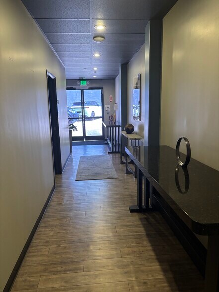 More Photos Of 10960 Ventura Blvd, Studio City Office For Lease