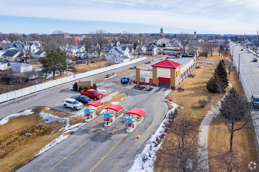 More Photos Of 123 W Johnson St, Fond Du Lac Carwash For Lease