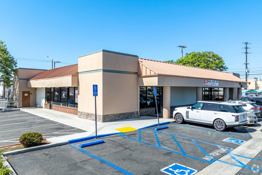 Primary Photo Of 2115 N Tustin St, Orange Freestanding For Lease
