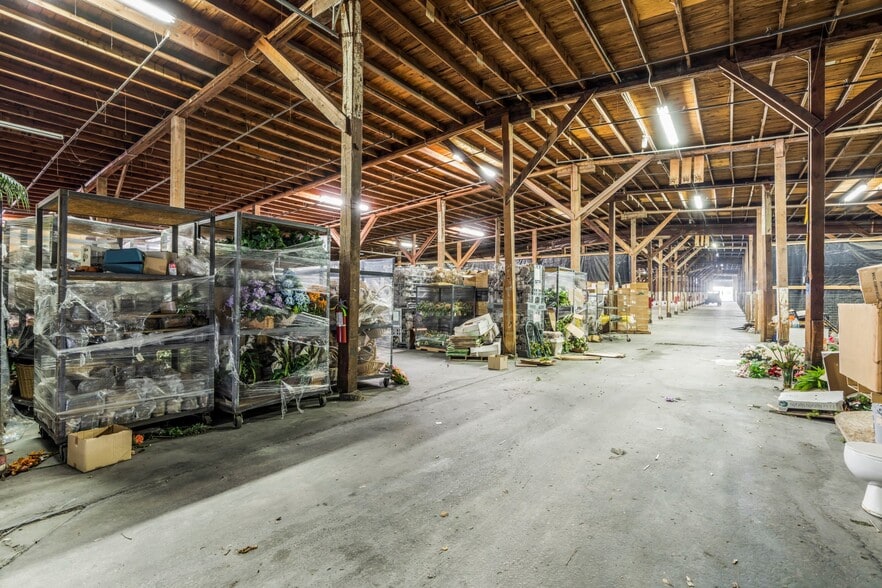 More Photos Of 1215 S Brightleaf Blvd, Smithfield Warehouse For Lease