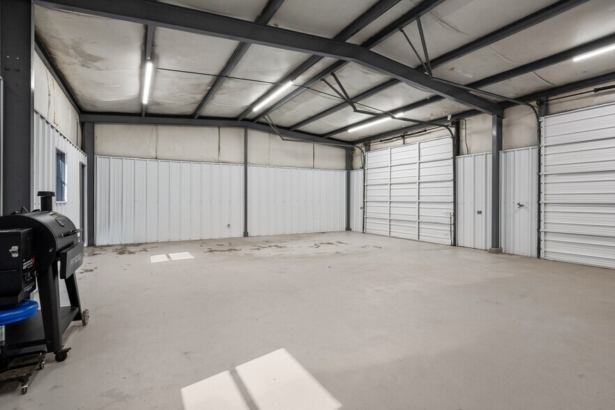 More Photos Of 407 S Home St, Corrigan Auto Dealership For Lease