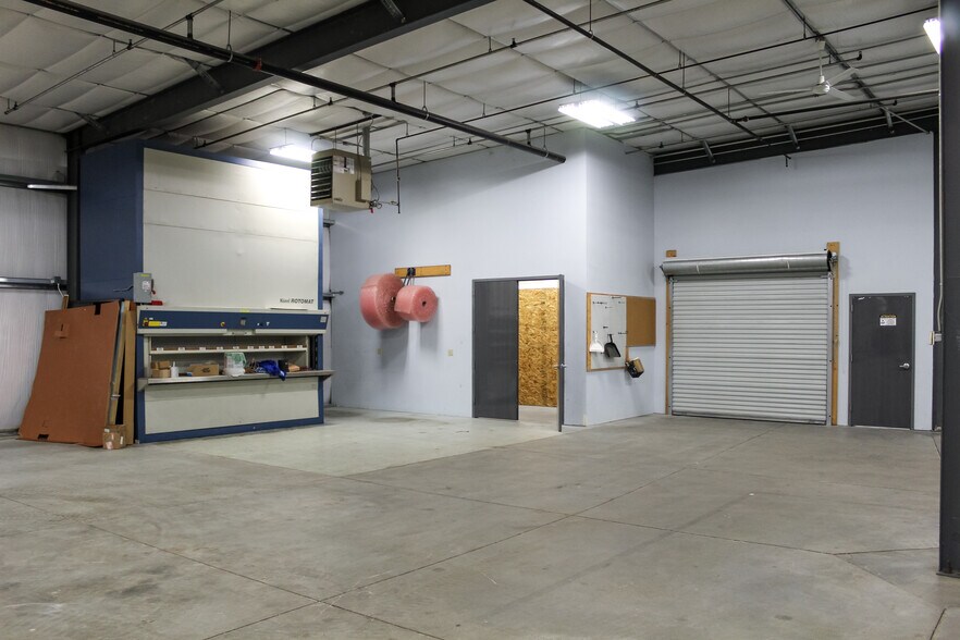 More Photos Of 1207 W 2nd St, Alliance Manufacturing For Sale