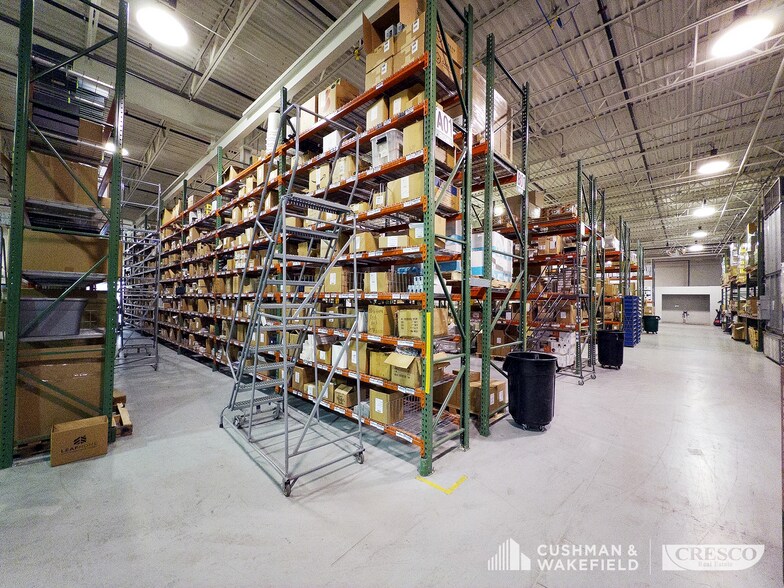 More Photos Of 5633 Hudson Industrial Pky, Hudson Flex For Sale