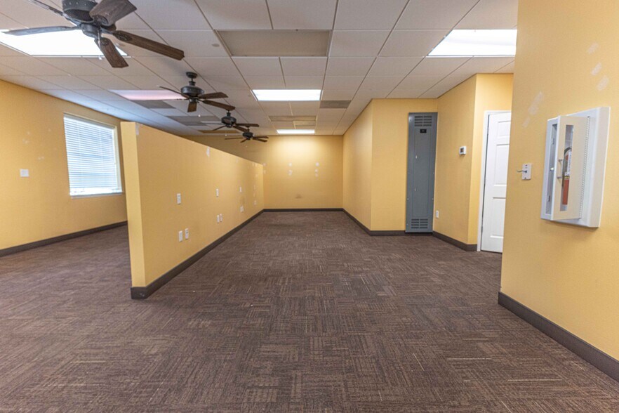 More Photos Of 3401 Southern Trce, The Villages Office For Sale