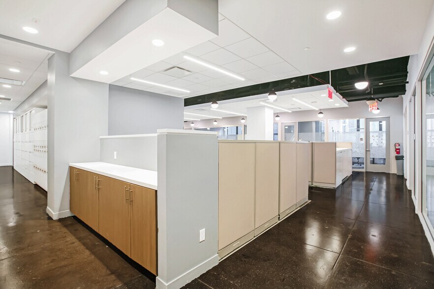 More Photos Of 421 W 54th St, New York Apartments For Sale