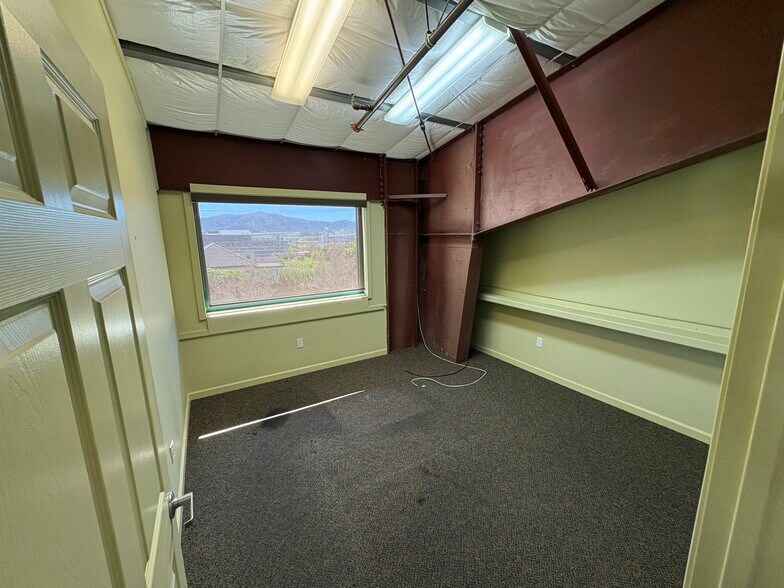 More Photos Of 178 Suburban Rd, San Luis Obispo Warehouse For Lease