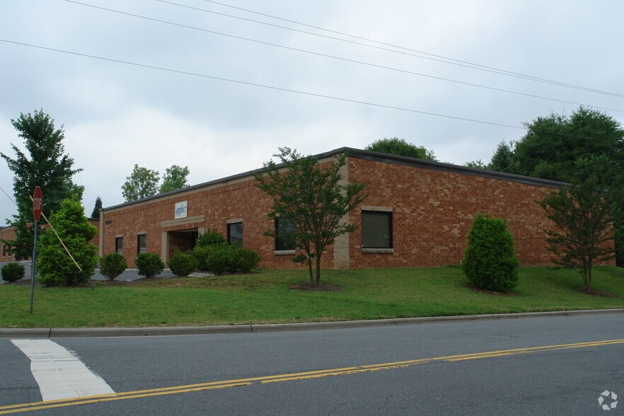 More Photos Of 10900 Granite St, Charlotte Showroom For Sale