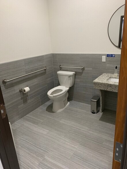 More Photos Of 430 Hawkins Run Rd, Midlothian Medical For Lease