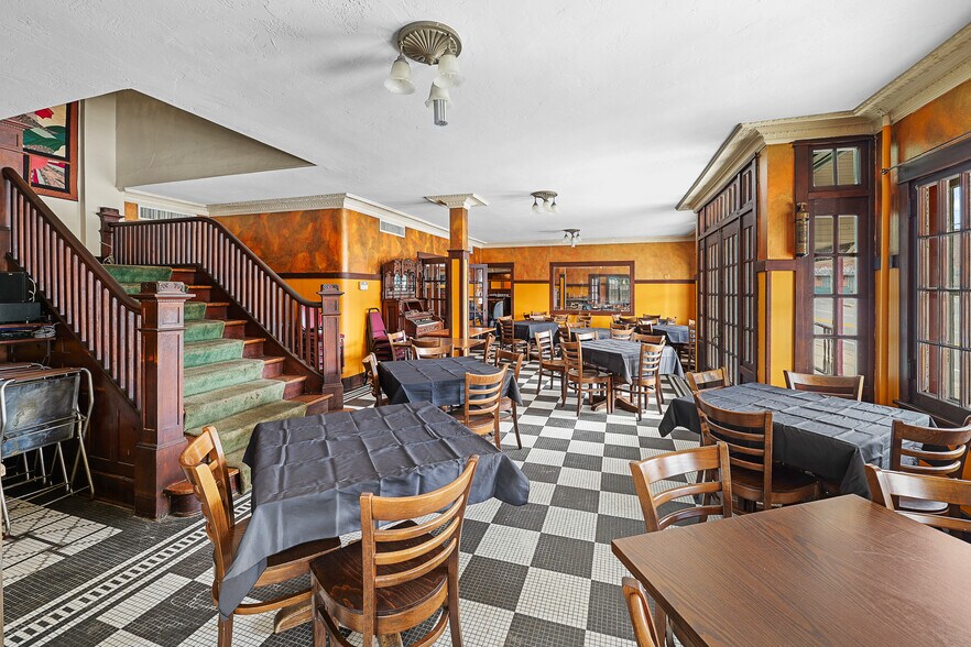 More Photos Of 1302 Main st, Saint Cloud Restaurant For Sale
