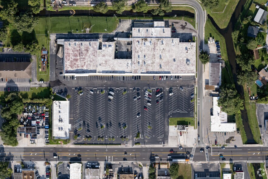 More Photos Of 1700-1820 N Main St, Kissimmee Unknown For Lease