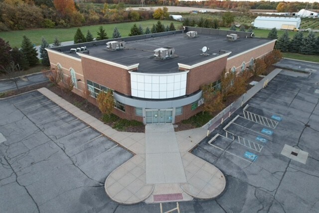 More Photos Of 63033 Van Dyke Rd, Washington Freestanding For Lease