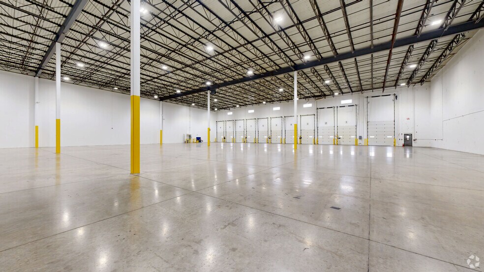More Photos Of 11101 Franklin Ave, Franklin Park Distribution For Lease