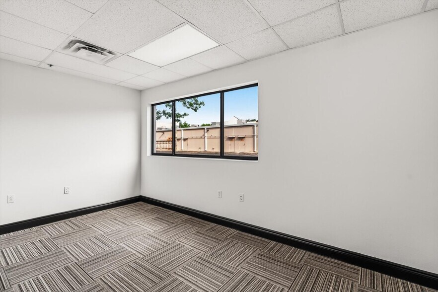 More Photos Of 1490 Sunshadow Dr, Casselberry Loft Creative Space For Lease