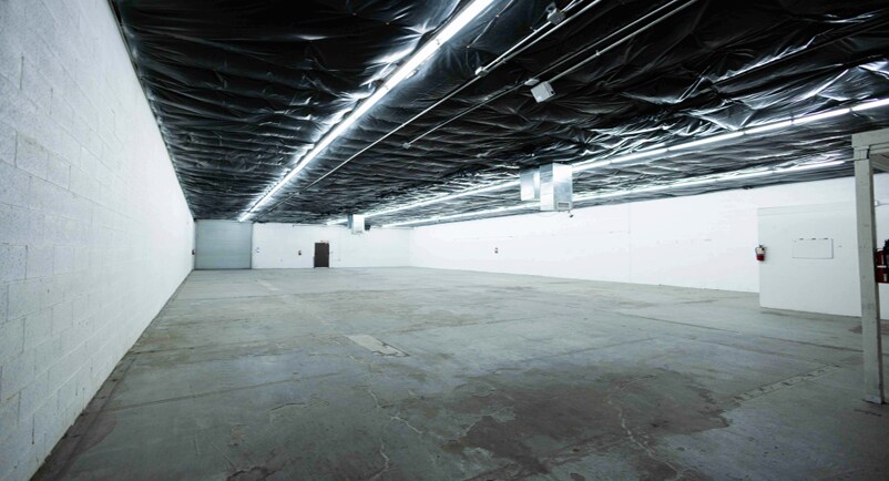More Photos Of 5712 W Maryland Ave, Glendale Warehouse For Lease