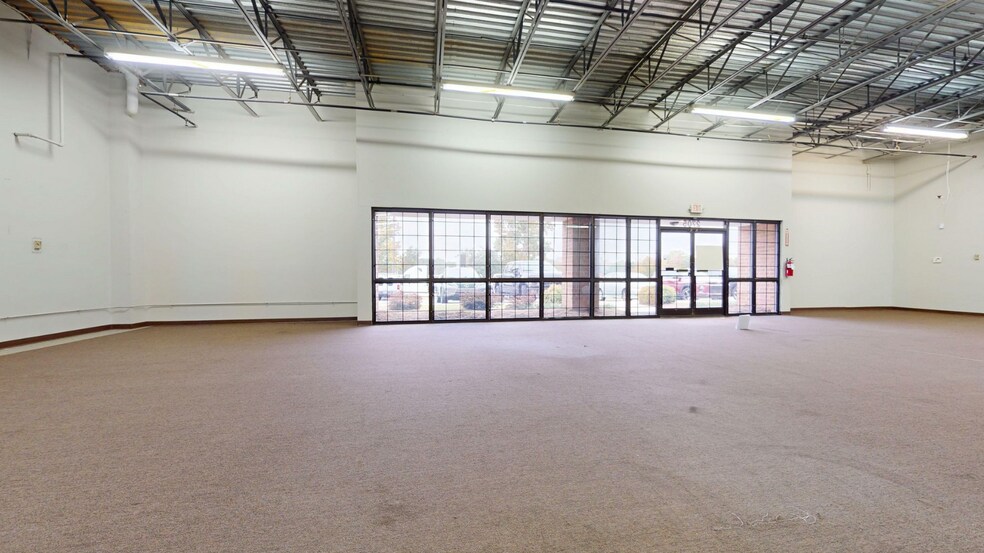 More Photos Of 2701-2709 Noblin Rd, Raleigh Light Distribution For Lease