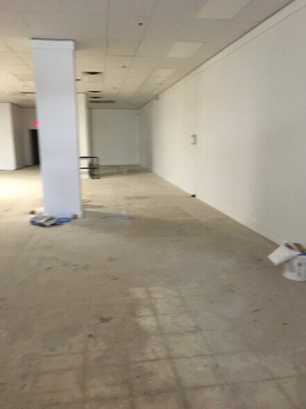 More Photos Of 100-126 W Chelten Ave, Philadelphia Schools For Lease