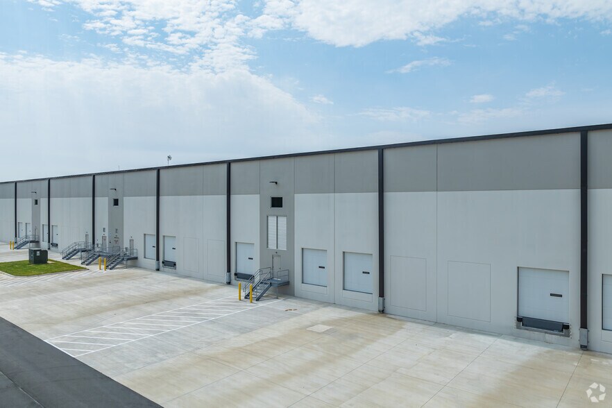 More Photos Of 1325 Truby Dr, Haw River Distribution For Lease