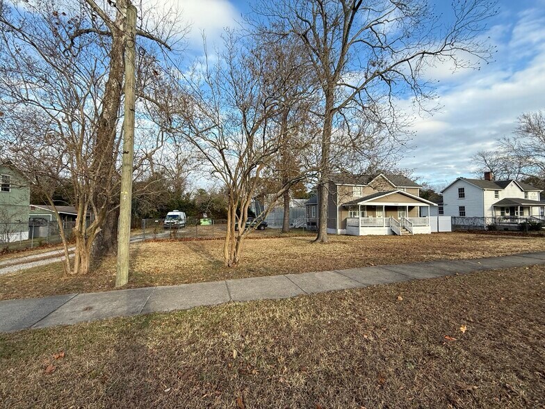 More Photos Of 2113 Wrightsville Ave, Wilmington Flex For Sale