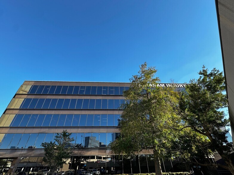 More Photos Of 2500 West Loop South, Houston Medical For Lease