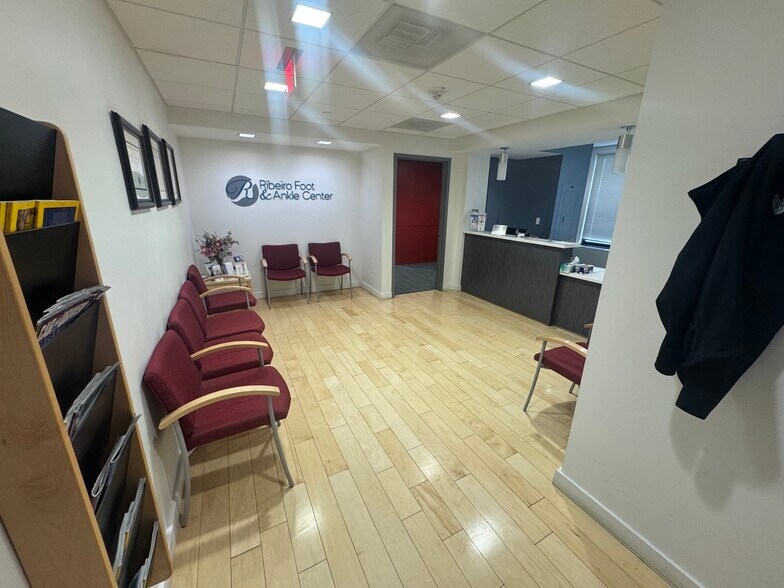 More Photos Of 4660 Kenmore Ave, Alexandria Medical For Lease