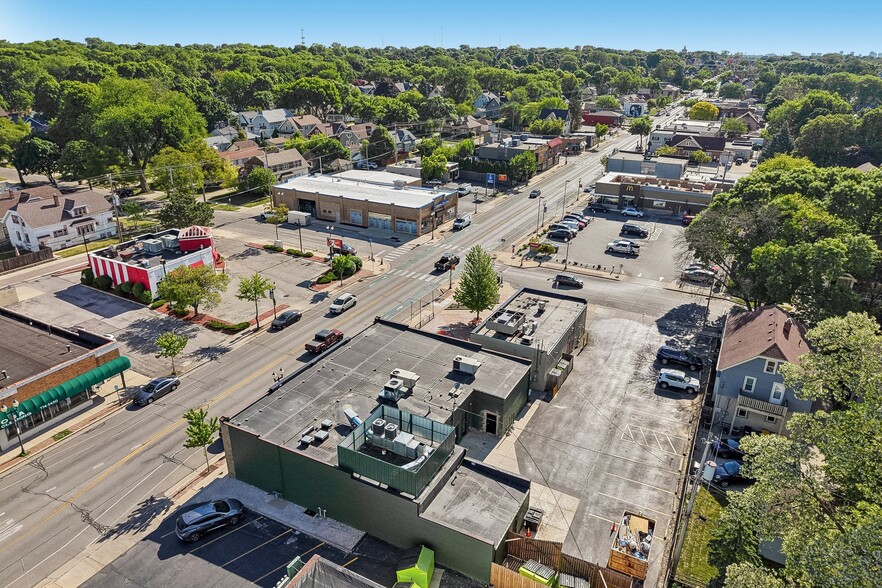 More Photos Of 6715 W North Ave, Wauwatosa Storefront For Lease