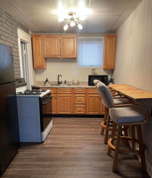 More Photos Of 1524 Van Vranken Ave, Schenectady Bar For Sale