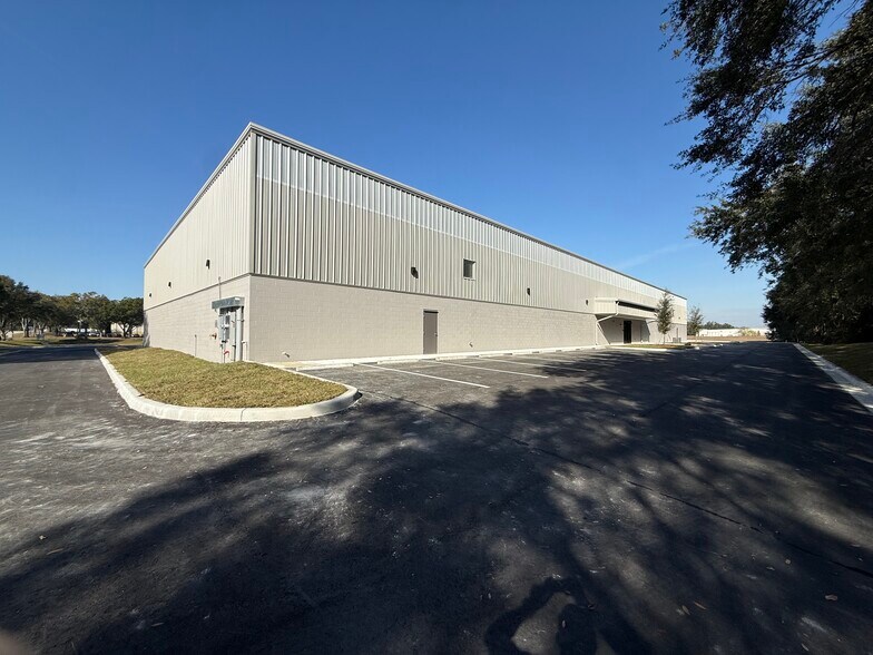 More Photos Of 5435 SW 6th Pl, Ocala Warehouse For Lease