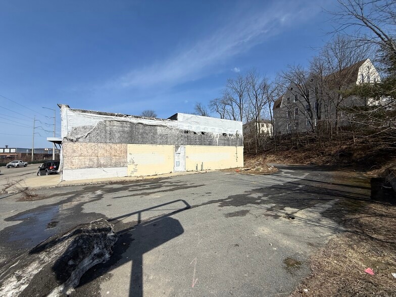 More Photos Of 342 W Boylston St, Worcester Freestanding For Sale