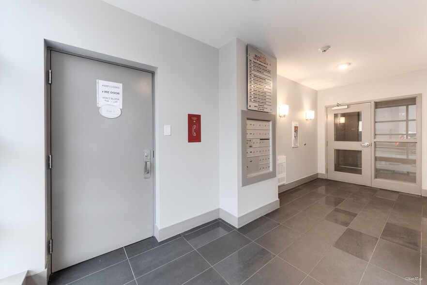 More Photos Of 11957 80 Ave, Delta Office Residential For Lease