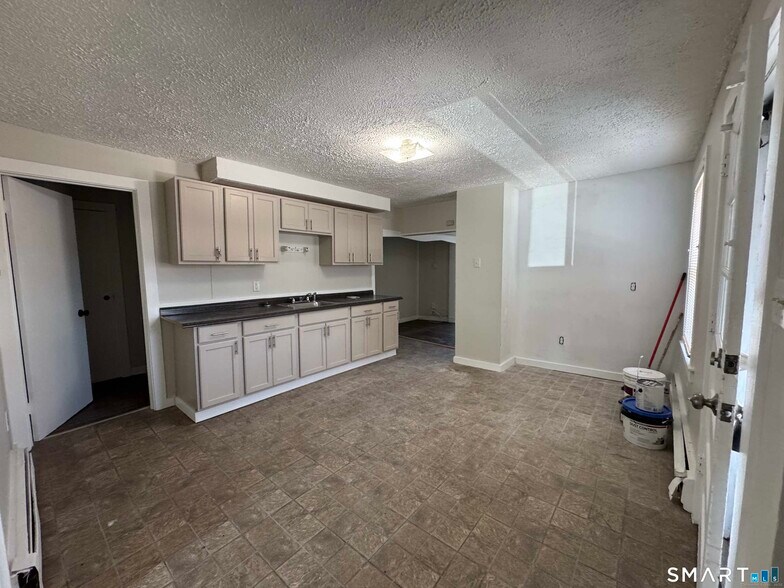 More Photos Of 643-645 Burnside Ave, East Hartford Apartments For Sale