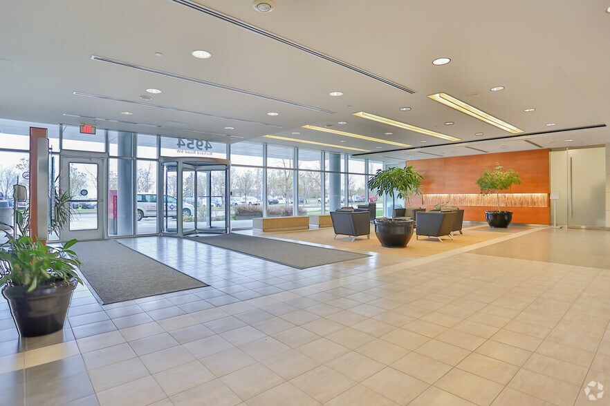 More Photos Of 4954 Richard Rd SW, Calgary Office For Lease