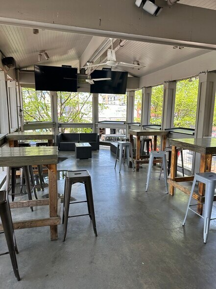 More Photos Of 3228 N Davidson St, Charlotte Restaurant For Lease