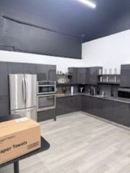 More Photos Of 15201 NW 34th Ave, Opa-locka Warehouse For Lease