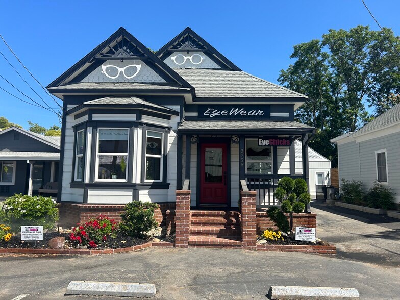 Primary Photo Of 3755 Taylor Rd, Loomis Freestanding For Sale
