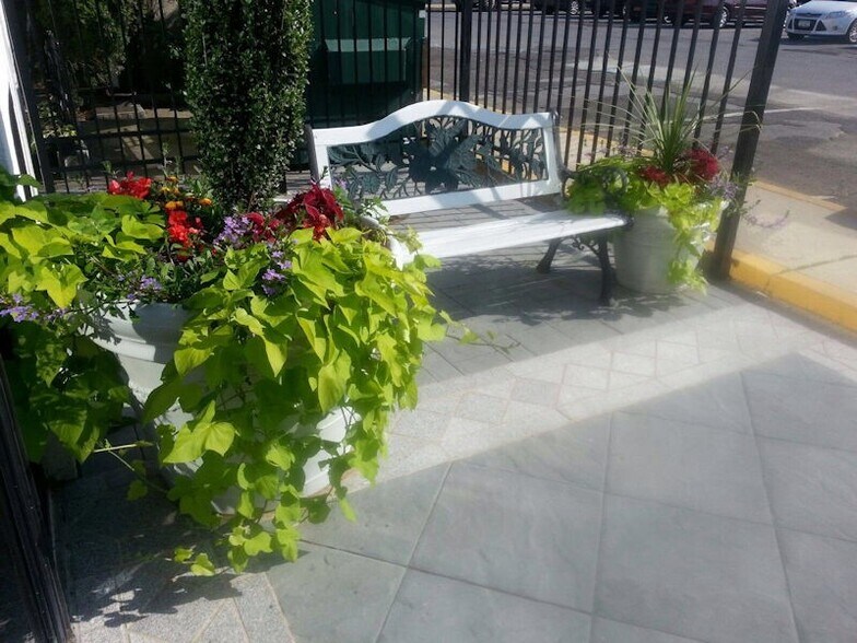 More Photos Of 31 Merrick Ave, Merrick Medical For Lease