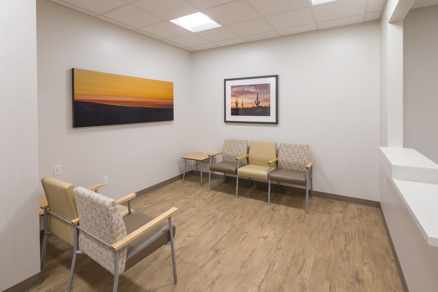 More Photos Of 7330 N 99th Ave, Glendale Medical For Lease