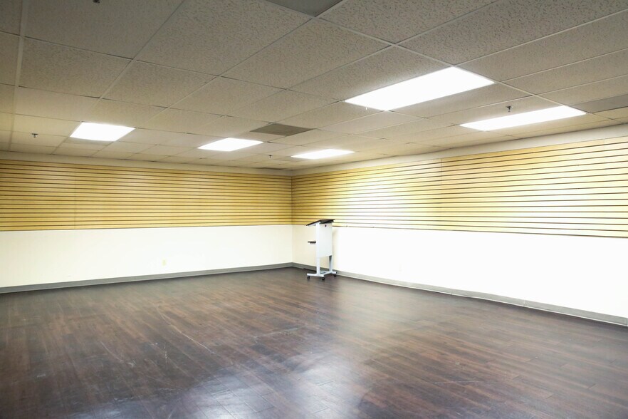 More Photos Of 626 Minnesota Ave, Kansas City Office For Lease