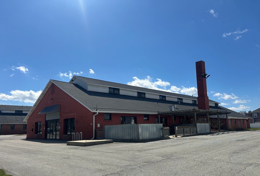 Primary Photo Of 5764 Wheeler Rd, Indianapolis Showroom For Lease